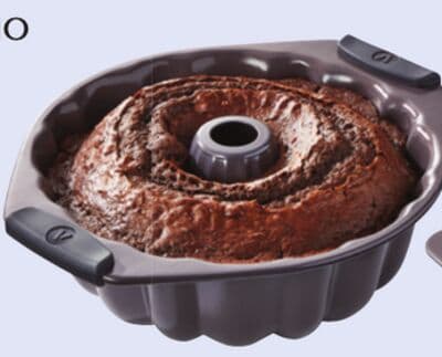Vida by PADERNO Non-Stick Fluted Cake Pan